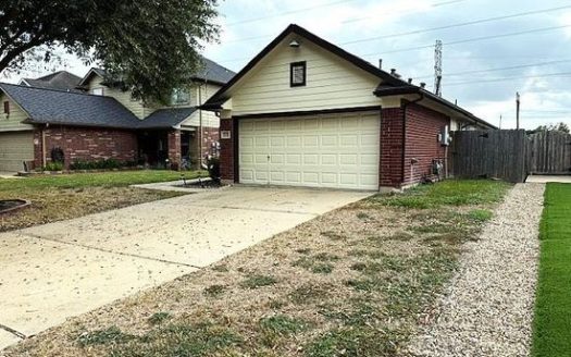 3-Bedroom Single Family Home for Rent in Houston, TX 77085 – $1875/mo | 2 Baths | Updated 2025