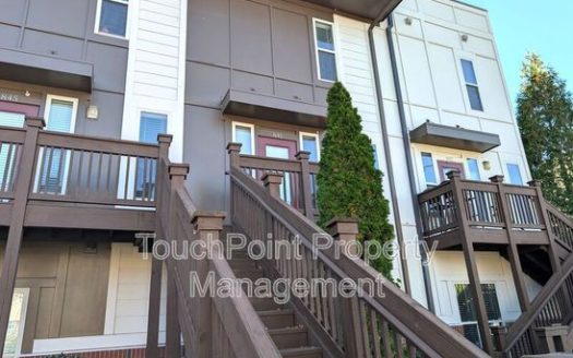 3-Bedroom Townhouse  for Rent in Charlotte, NC 28204 – $2065/mo | 2 Baths | Updated 2025