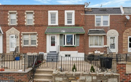 Townhouse for Sale in Philadelphia, PA 19136 – 3 Bedrooms, 2 Baths – $249900