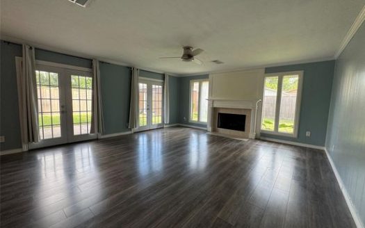 3-Bedroom Single Family Home for Rent in Houston, TX 77092 – $2100/mo | 2 Baths | Updated 2025