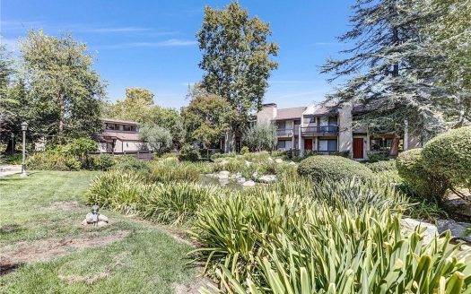 Townhouse for Sale in Woodland Hills, CA 91367 – 3 Bedrooms, 4 Baths – $739000