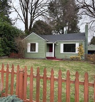 2-Bedroom Single Family Home for Rent in Seattle, WA 98133 – $2950/mo | 1 Baths | Updated 2025
