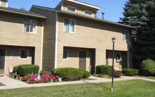 2-Bedroom Townhouse for Rent in Oswego, NY 13126 – $1600/mo | 2 Baths | Updated 2025