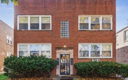 2-Bedroom Single Family Home for Rent in Chicago, IL 60625 – $1800/mo | 1 Baths | Updated 2025