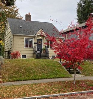 3-Bedroom Single Family Home for Rent in Seattle, WA 98116 – $3800/mo | 1 Baths | Updated 2025