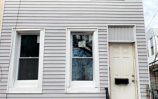 Townhouse for Sale in Philadelphia, PA 19133 – 3 Bedroom, 1 Bath – $80000