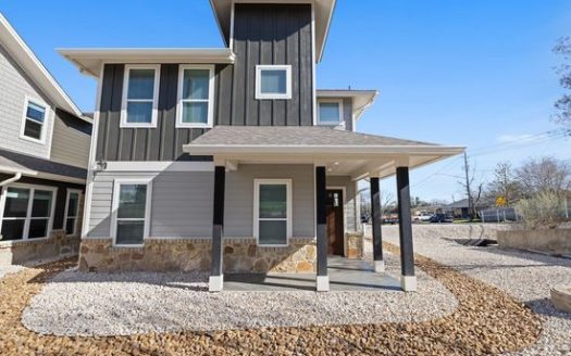 3-Bedroom Townhouse for Rent in Austin, TX 78758 – $2950/mo | 3 Baths | Updated 2025