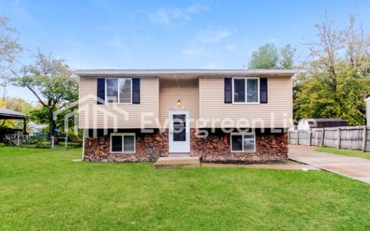 4-Bedroom Single Family Home for Rent in Indianapolis, IN 46229 – $1695/mo | 2 Baths | Updated 2025