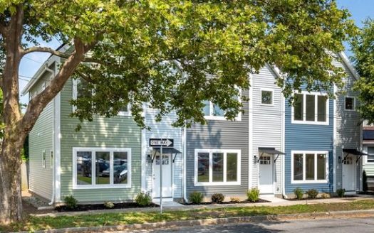 2-Bedroom Townhouse for Rent in Rochester, NY 14607 – $2000/mo | 2 Baths | Updated 2025