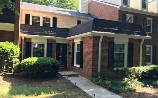 3-Bedroom Townhouse  for Rent in Charlotte, NC 28226 – $2200/mo | 2 Baths | Updated 2025