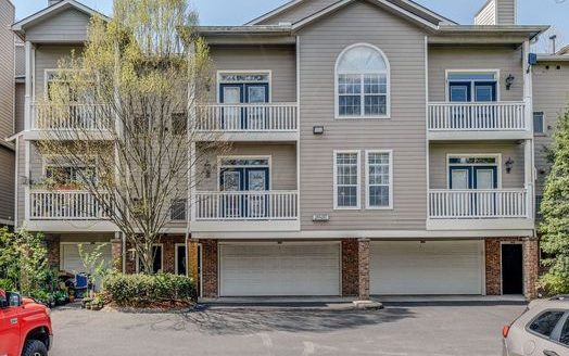 2-Bedroom Townhouse  for Rent in Nashville, TN 37215 – $2500/mo | 2 Baths | Updated 2025