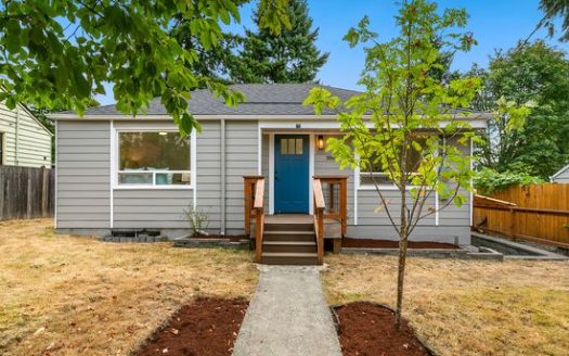 4-Bedroom Single Family Home for Rent in Seattle, WA 98133 – $3750/mo | 3 Baths | Updated 2025