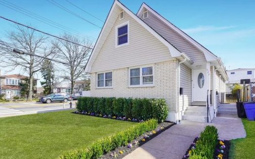 3-Bedroom Apartment for Rent in Staten Island, NY 10312 – $3150/mo | 1 Baths | Updated 2025