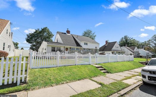 Single Family Home for Sale in Philadelphia, PA 19114 – 4 Bedrooms, 2 Baths – $425000