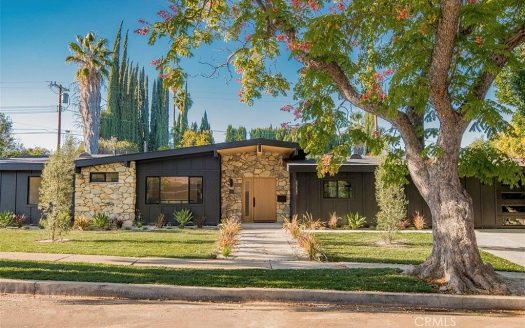 Single Family Home for Sale in Woodland Hills, CA 91367 – 4 Bedrooms, 3 Baths – $2295000