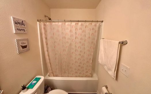 2-Bedroom Townhouse for Rent in Jacksonville, FL 32256 – $1800/mo | 3 Baths | Updated 2025