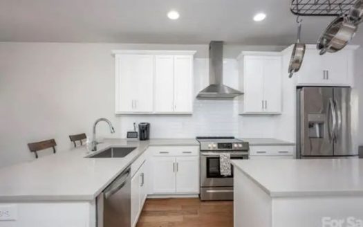 3-Bedroom Townhouse  for Rent in Charlotte, NC 28208 – $2650/mo | 4 Baths | Updated 2025