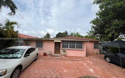 Multi Family Home for Sale in Miami, FL 33126 – 4 Bedrooms, 4 Baths – $1025000