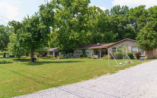 Multi Family Home for Sale in Nashville, TN 37221 – 4 Bedrooms, 4 Baths – $490000