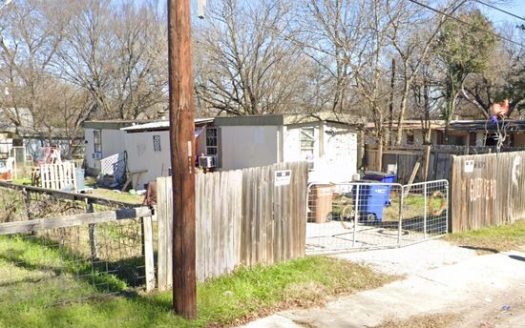 2-Bedroom Single Family Home for Rent in Austin, TX 78741 – $1400/mo | 1 Baths | Updated 2025