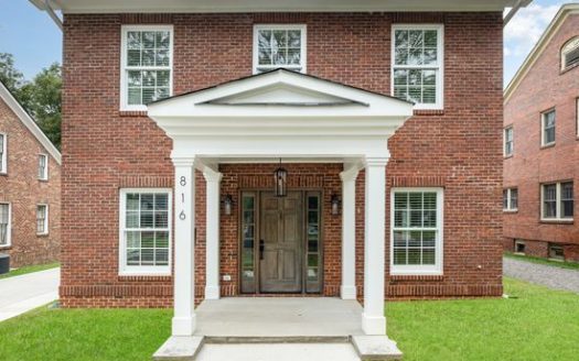 3-Bedroom Townhouse  for Rent in Charlotte, NC 28208 – $3300/mo | 3 Baths | Updated 2025