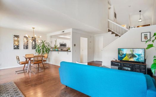 Townhouse for Sale in Los angeles, CA 91405 – 2 Bedrooms, 2 Baths – $545000