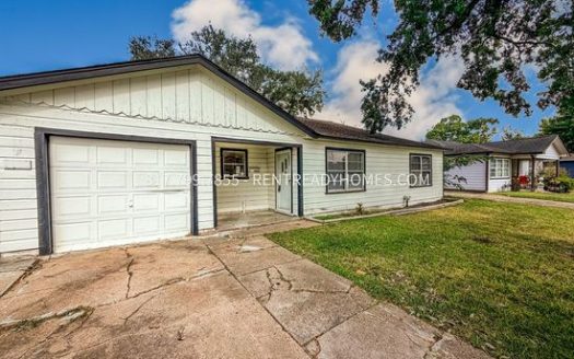 3-Bedroom Single Family Home for Rent in Houston, TX 77017 – $1599/mo | 2 Baths | Updated 2025