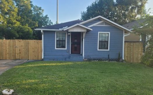 2-Bedroom Single Family Home for Rent in Houston, TX 77021 – $1100/mo | 1 Baths | Updated 2025