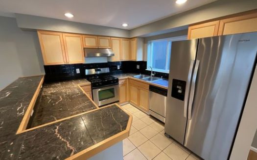 3-Bedroom Single Family Home for Rent in Seattle, WA 98199 – $2950/mo | 2 Baths | Updated 2025