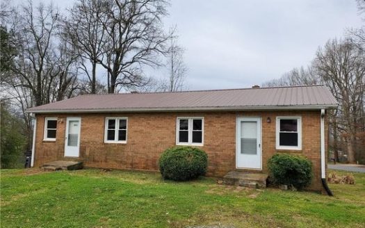 2-Bedroom Townhouse  for Rent in Charlotte, NC 28262 – $1150/mo | 1 Baths | Updated 2025