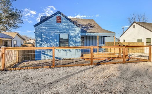 Multi Family Home for Sale in San Antonio, TX 78228 – 8 Bedrooms, 4 Baths – $695000