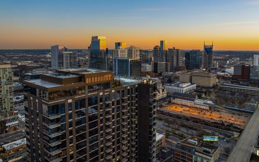 Condo for Sale in B Nashville, TN 37203 – 1 Bedroom, 1 Bath – $596619
