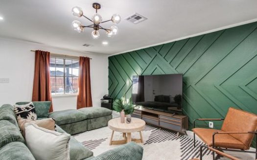 5-Bedroom Single Family Home for Rent in Houston, TX 77089 – $8950/mo | 2 Baths | Updated 2025