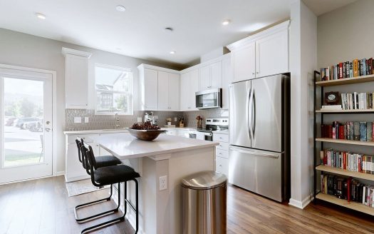 Townhouse for Sale in Nashville, TN 37209 – 2 Bedrooms, 3 Baths – $358000