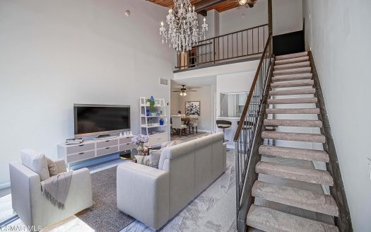 Condo for Sale in Encino, CA 91316 – 2 Bedrooms, 2 Baths – $384900