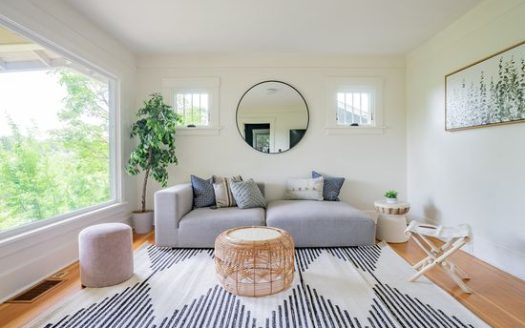 2-Bedroom Single Family Home for Rent in Seattle, WA 98116 – $6300/mo | 1 Baths | Updated 2025