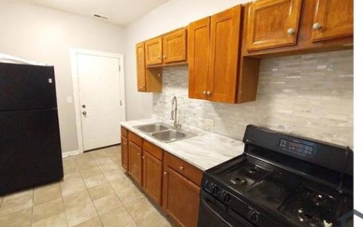 3-Bedroom Apartment  for Rent in Chicago, IL 60637 – $1700/mo | 1 Baths | Updated 2025