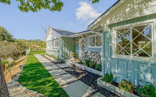 Single Family Home for Sale in Sunland, CA 91040 – 3 Bedrooms, 2 Baths – $1170000