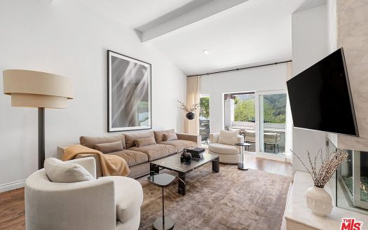 Townhouse for Sale in Pacific Palisades, CA 90272 – 3 Bedrooms, 3 Baths – $1699000