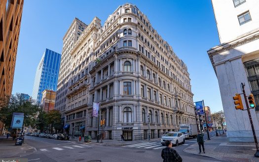 Condo for Sale in Philadelphia, PA 19107 – 1 Bedroom, 1 Bath – $310000