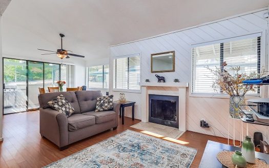 Townhouse for Sale in Sunland, CA 91040 – 2 Bedrooms, 2 Baths – $559000