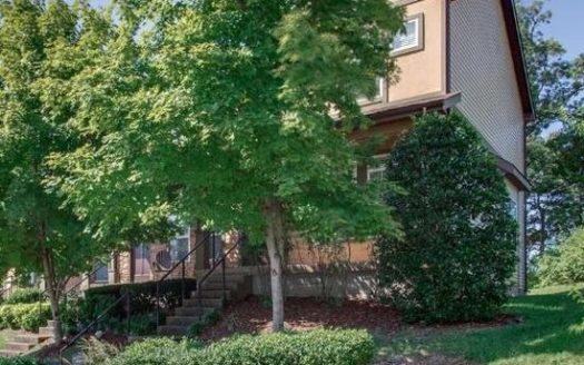 2-Bedroom Townhouse for Rent in Nashville, TN 37211 – $1700/mo | 3 Baths | Updated 2025