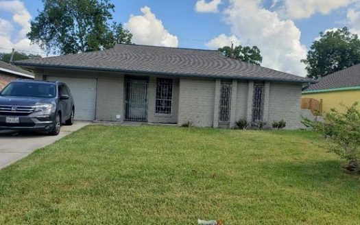 3-Bedroom Single Family Home for Rent in Houston, TX 77072 – $1450/mo | 2 Baths | Updated 2025