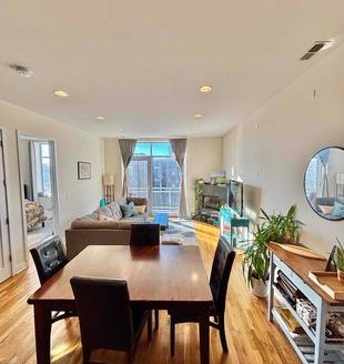 2-Bedroom Apartment  for Rent in Chicago, IL 60647 – $2975/mo | 2 Baths | Updated 2025