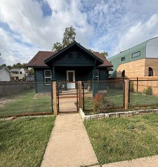2-Bedroom Single Family Home for Rent in Austin, TX 78702 – $4000/mo | 2 Baths | Updated 2025