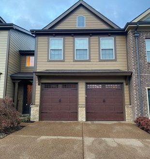 3-Bedroom Townhouse for Rent in Nashville, TN 37221 – $2600/mo | 3 Baths | Updated 2025