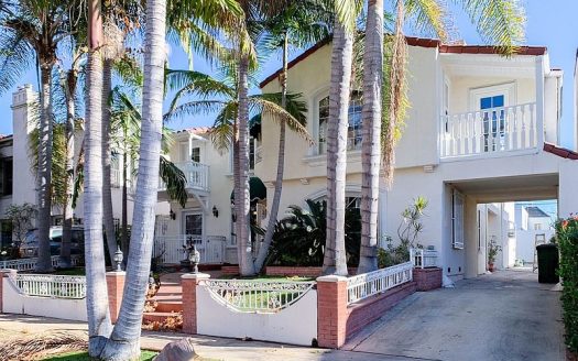 Apartment for Sale in Los Angeles, CA 90036 – 6 Bedrooms, 5 Baths – $2700000