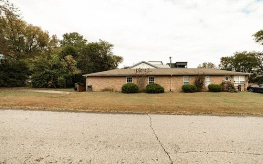 3-Bedroom Townhouse  for Rent in Nashville, TN 37209 – $1800/mo | 2 Baths | Updated 2025