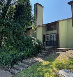 3-Bedroom Townhouse for Rent in Austin, TX 78741 – $2000/mo | 3 Baths | Updated 2025