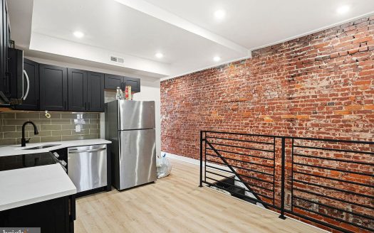 Multi Family Home for Sale in Philadelphia, PA 19133 – 3 Bedrooms, 1 Baths – $280000